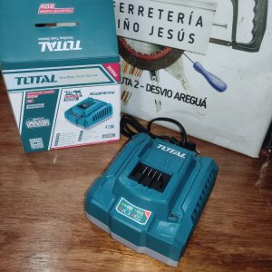 CARGADOR 20 VOLTIOS 4 AMPER TOTAL