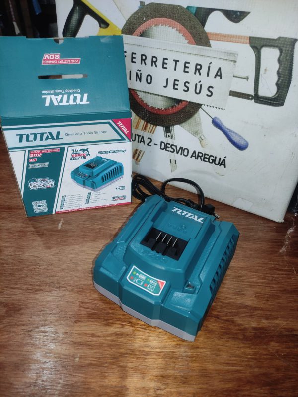 CARGADOR 20 VOLTIOS 4 AMPER TOTAL