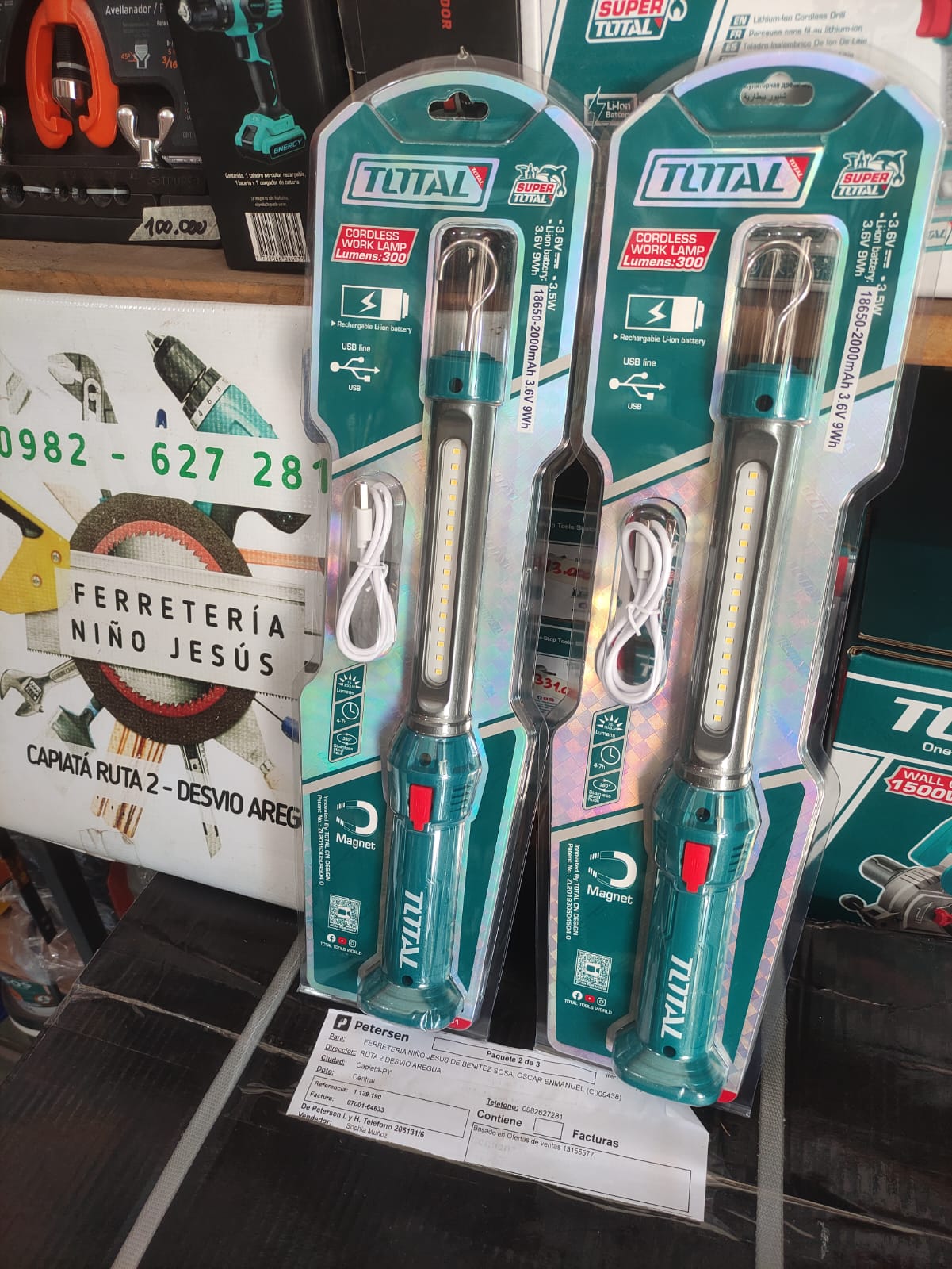 Linterna de Trabajo Recargable 300 Lúmenes Polímero de Litio TWLI35261 TOTAL