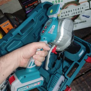 Vibrador de Pisos a Batería Total TTVLI 20V con Ventosa
