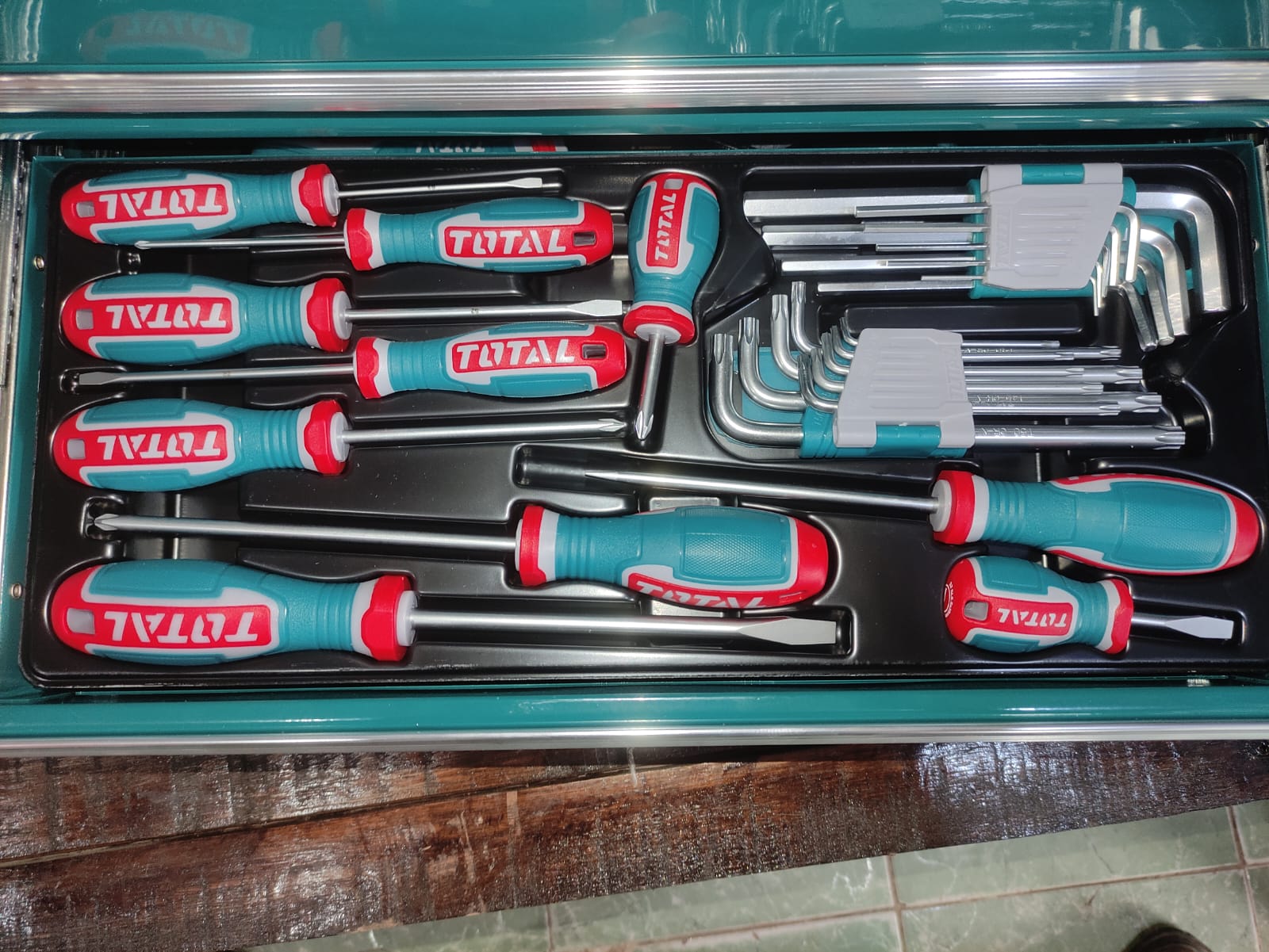 TOTAL JUEGO DE CAJA DE HERRAMIENTAS 132PCS THPTCS71321 - Imagen 5