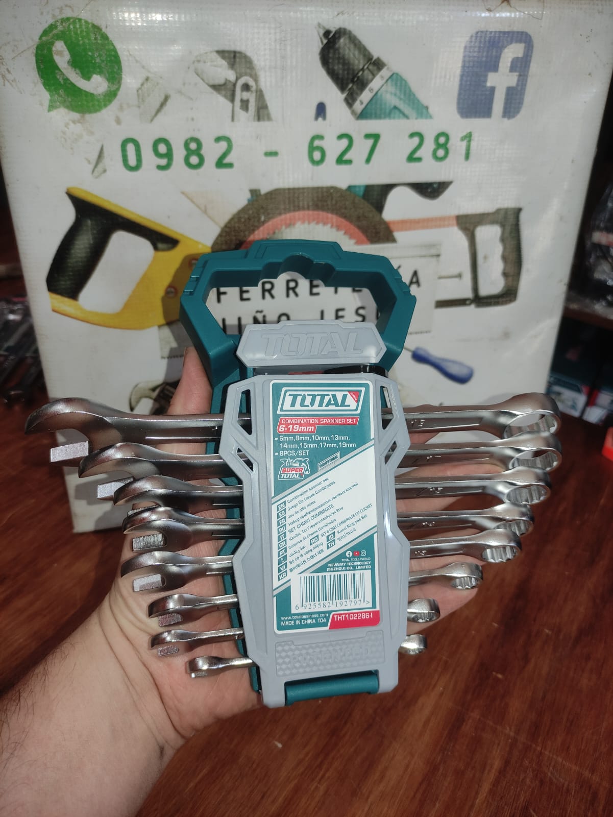 TOTAL KIT DE LLAVES COMBINADAS THT102286-1