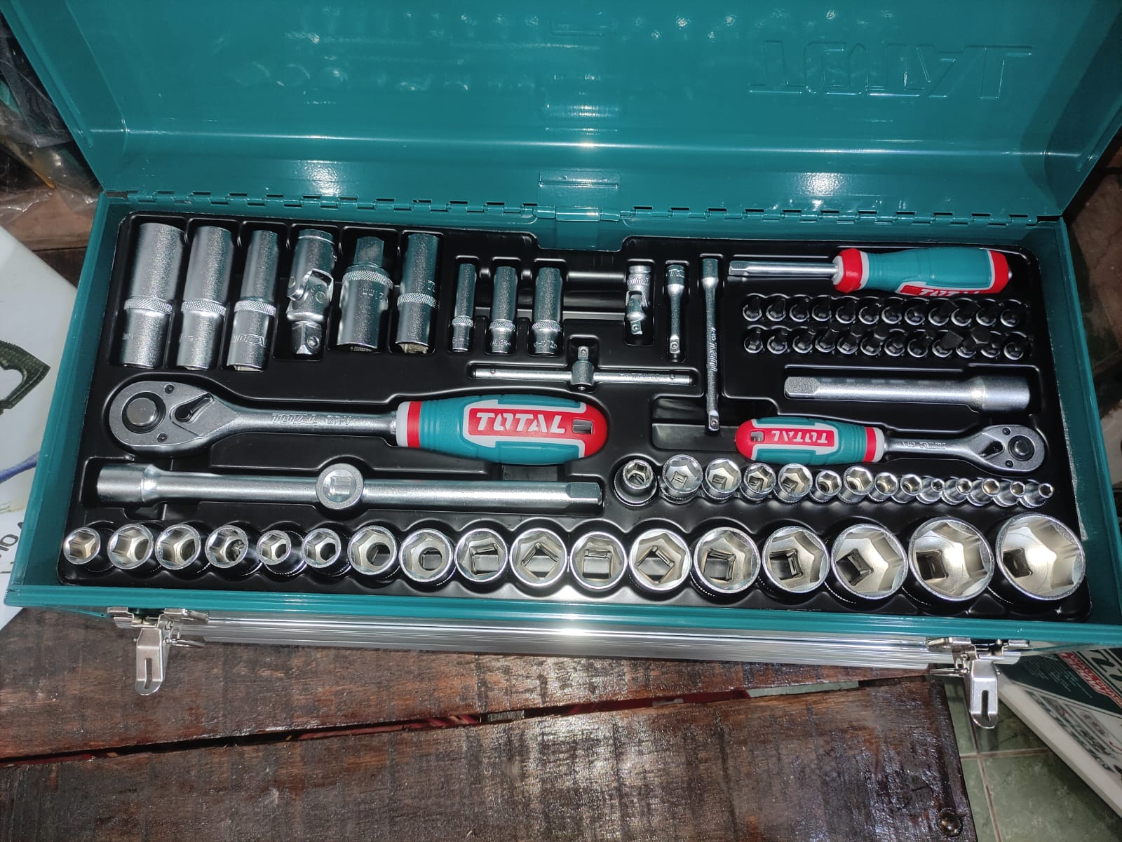 TOTAL JUEGO DE CAJA DE HERRAMIENTAS 132PCS THPTCS71321 - Imagen 4