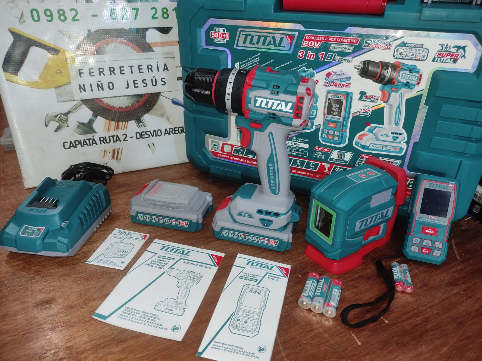 TOTAL COMBO TALADRO 76NM + NIVEL 35M + MEDIDOR DIST 70M TOSLI250511