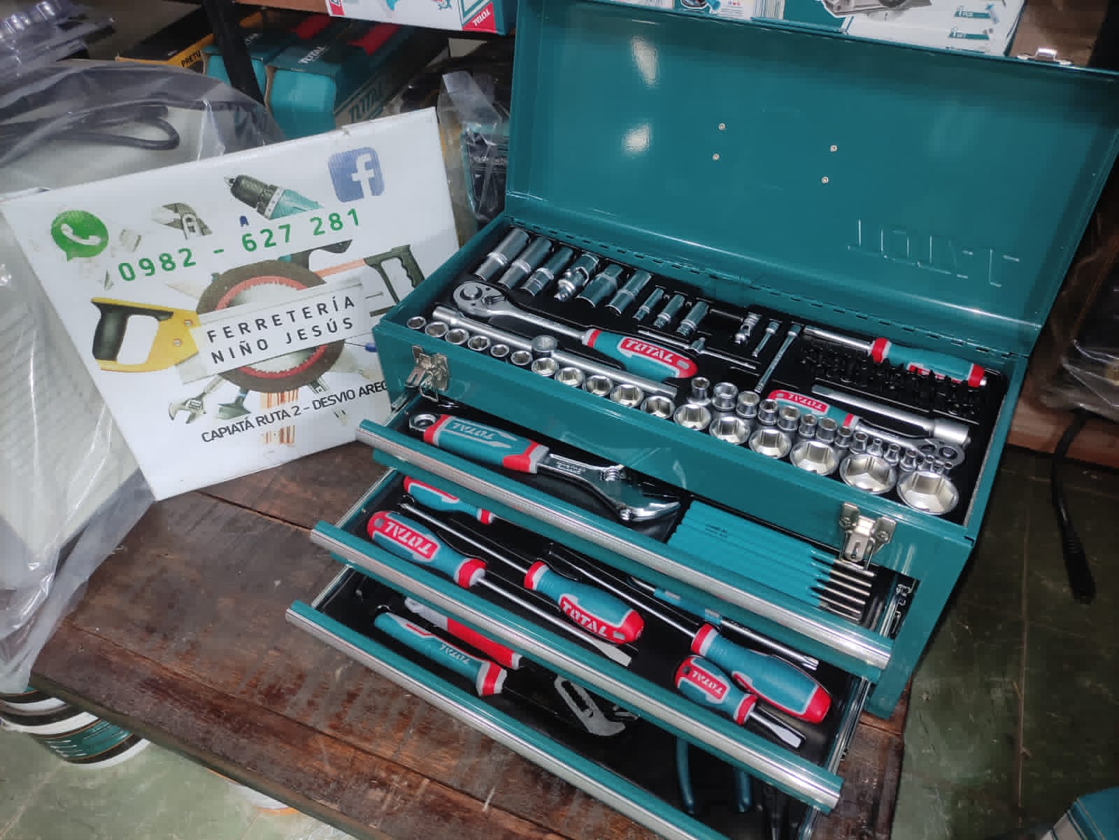 TOTAL JUEGO DE CAJA DE HERRAMIENTAS 132PCS THPTCS71321