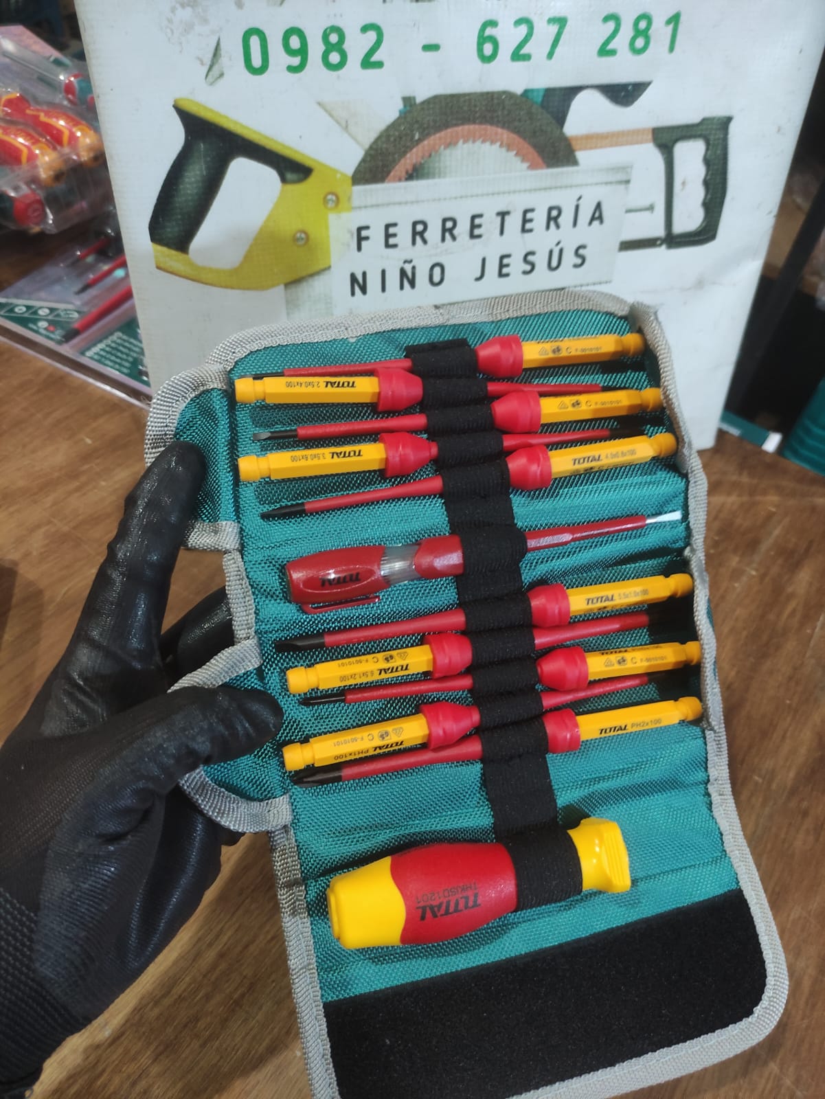 TOTAL KIT LLAVE FENDA THKISD1201 12PCS