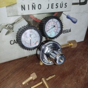 REGULADOR MANOMETRO PARA GAS CO2 MARCA THOR