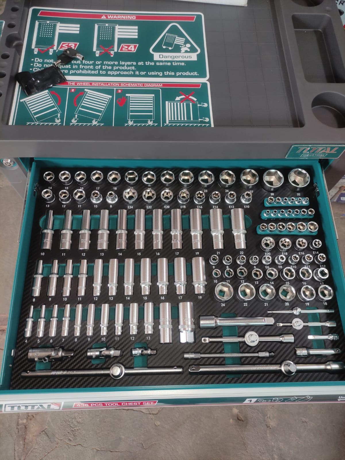 CARRO GABINETE DE HERRAMIENTAS CON EQUIPOS A BATERIA 20V 436PCS THPTCS84362 - Imagen 7