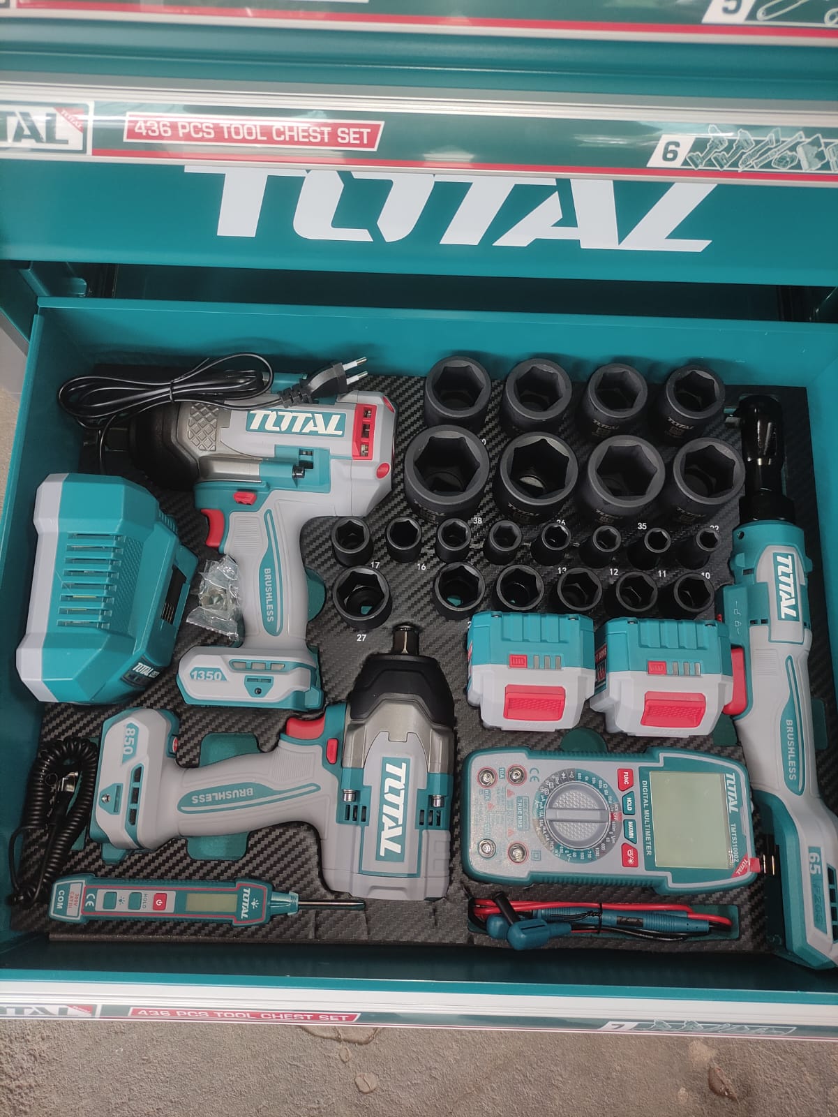 CARRO GABINETE DE HERRAMIENTAS CON EQUIPOS A BATERIA 20V 436PCS THPTCS84362 - Imagen 2